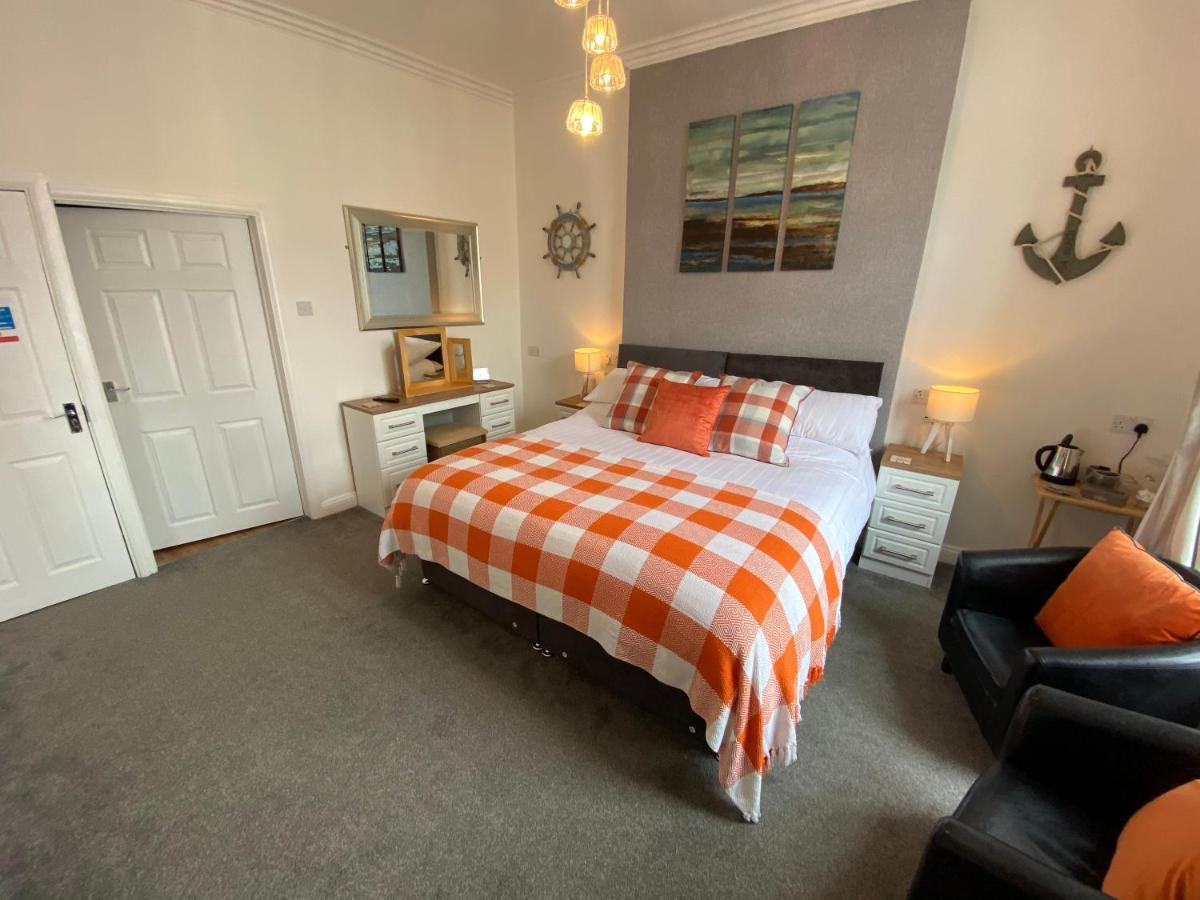 Coach Guest House Tenby Eksteriør billede