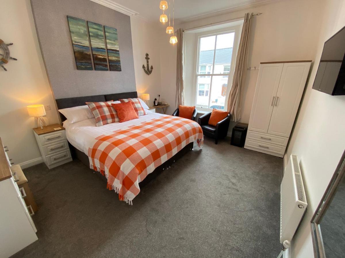 Coach Guest House Tenby Eksteriør billede